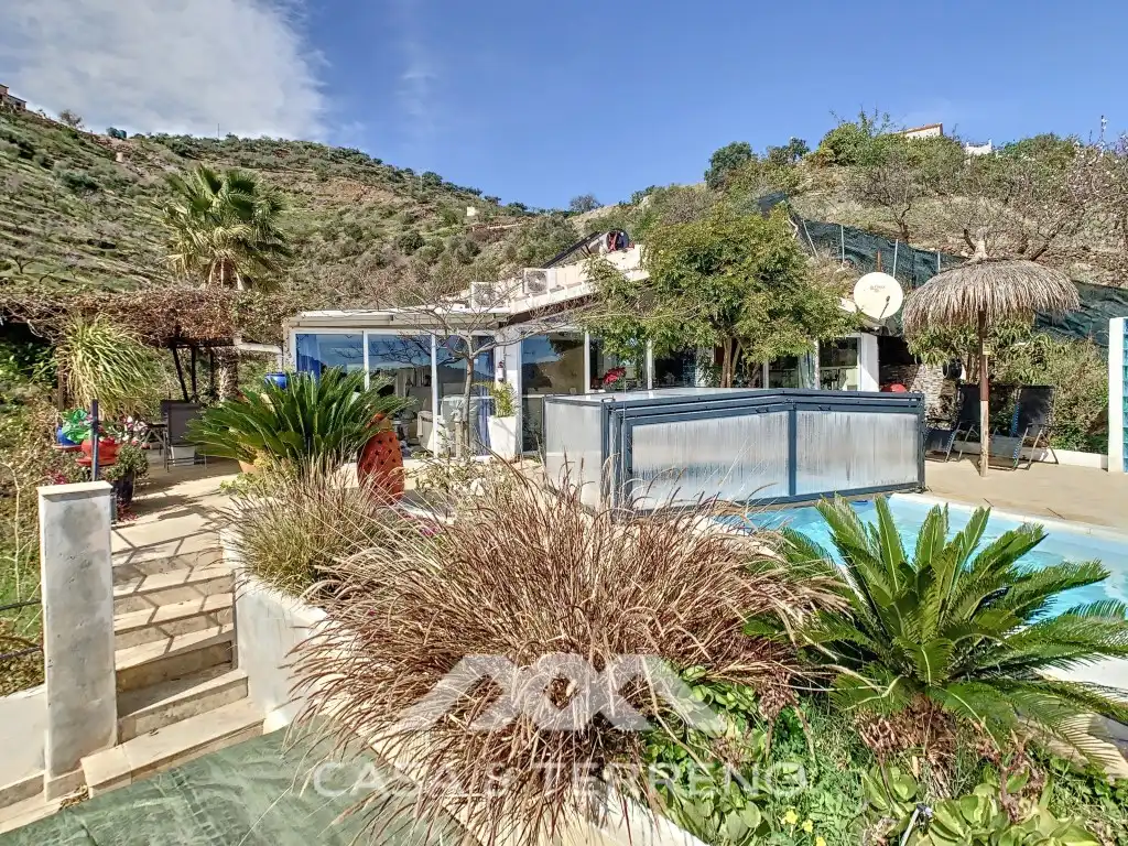 Casa amb piscina en venda a MA-4111