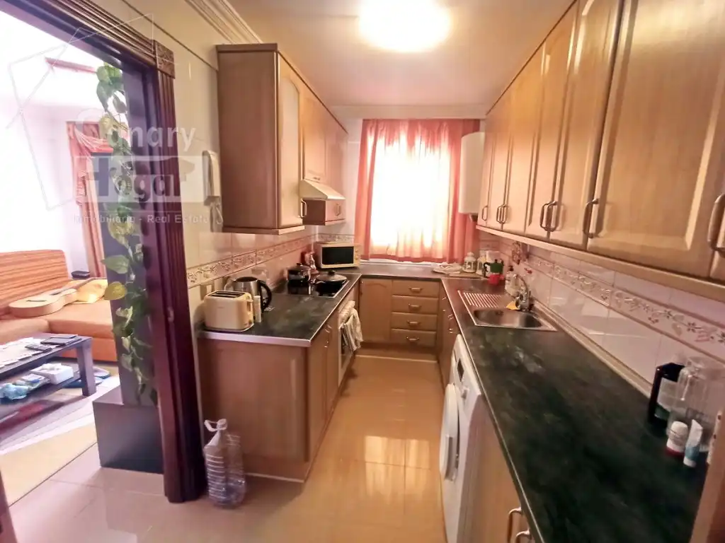 Cuina de Casa adosada en venda en Adeje amb Aire condicionat, Jardí privat i Terrassa