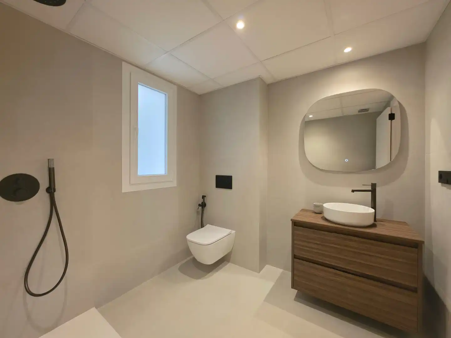 Bathroom of Flat for sale in Alicante / Alacant  with Air Conditioner, Heating and Terrace