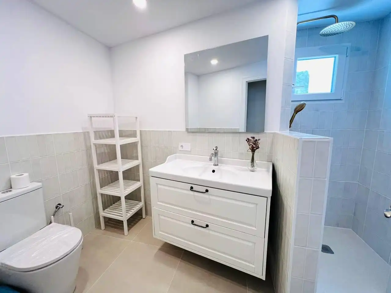 Baño de Piso en venta en Alicante / Alacant con Aire acondicionado, Calefacción y Terraza