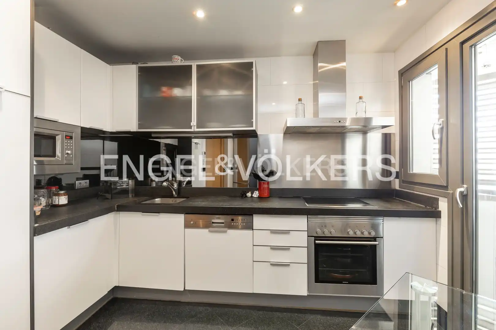 Kitchen of Apartments for sale in Madrid  with Air Conditioner, Heating and Parquet flooring