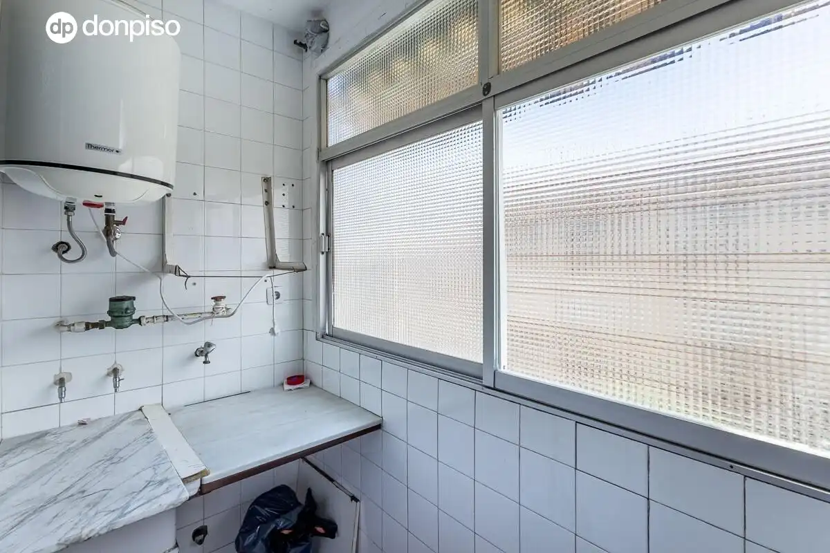 Kitchen of Flat for sale in Granada  with Air Conditioner and Heating