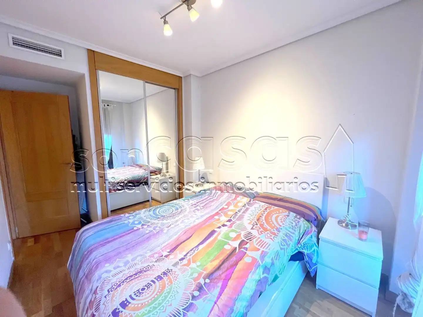 Dormitori de Apartament en venda en Madrid amb Aire condicionat, Calefacció i Jardí privat