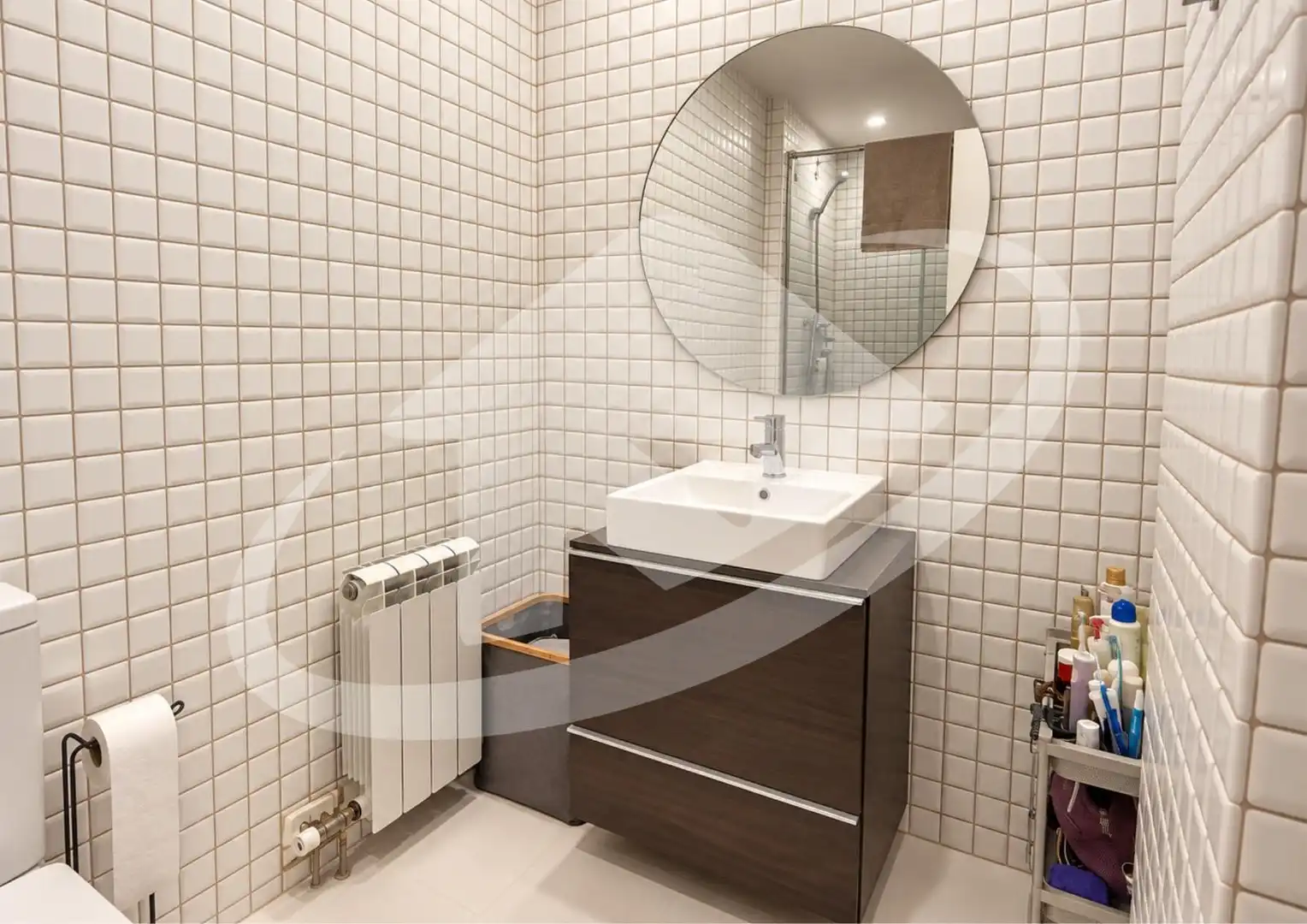 Bathroom of Flat for sale in Sabadell  with Parquet flooring