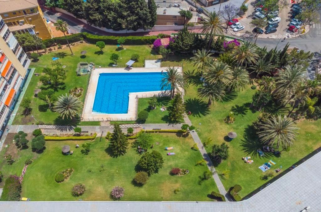 Piscina de Apartamento en venta en Benalmádena con Aire acondicionado, Amueblado y Horno