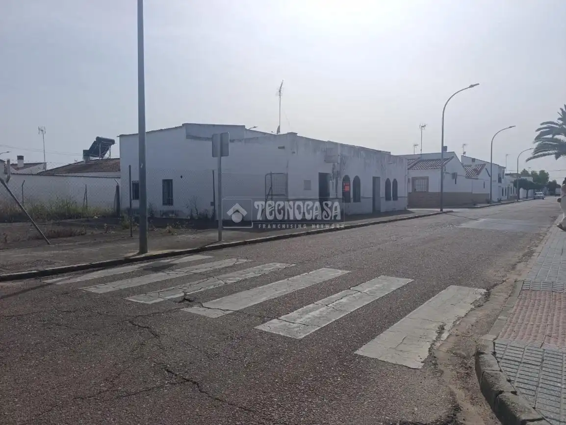 Vista exterior de Casa adosada en venda en Badajoz