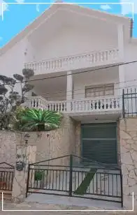 Vista exterior de Casa o xalet en venda en Sant Just Desvern amb Aire condicionat, Calefacció i Jardí privat