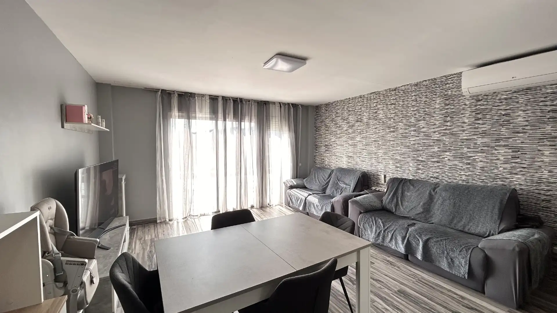 Living room of Flat for sale in Sant Andreu de la Barca  with Air Conditioner, Heating and Storage room