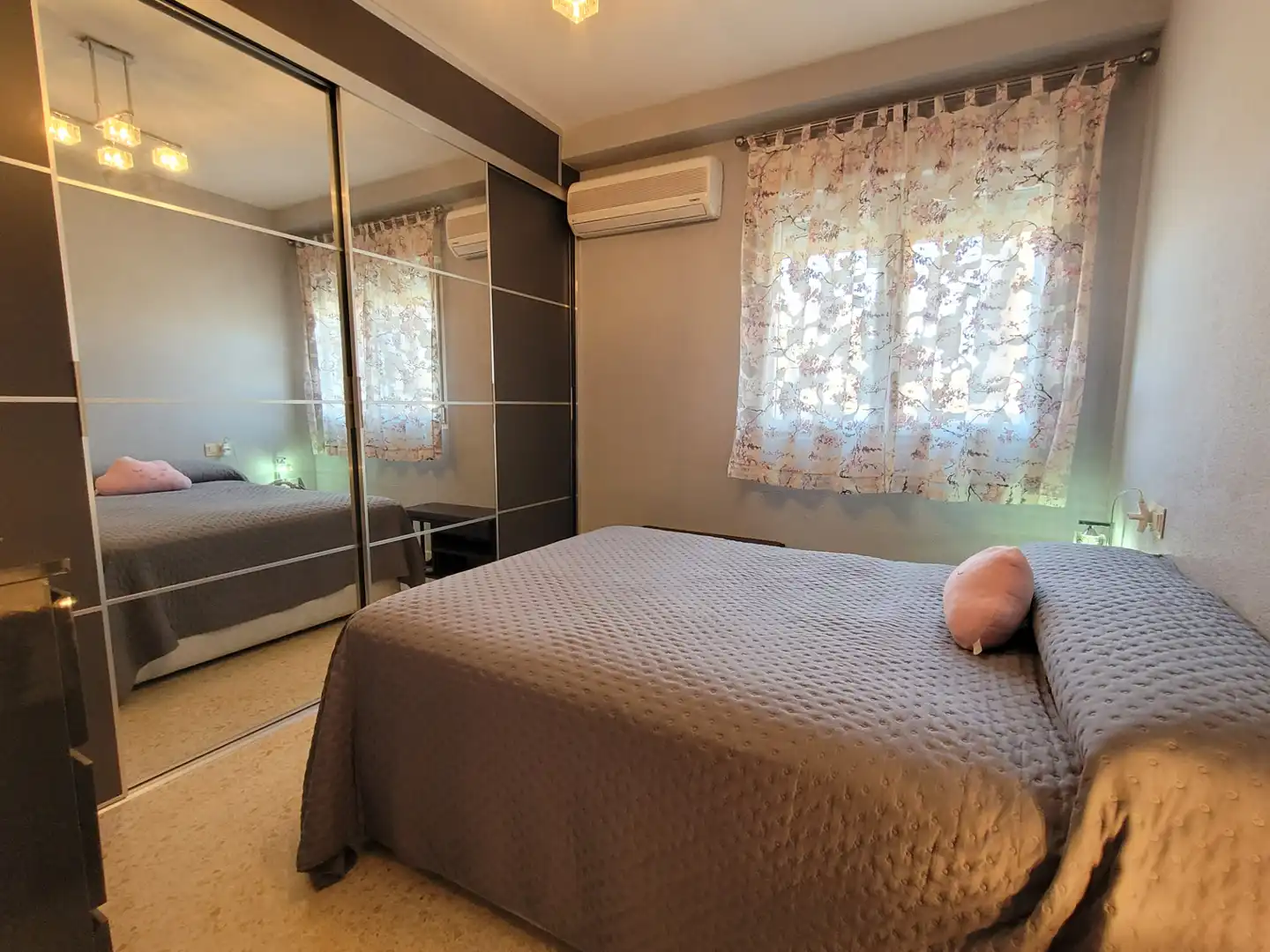 Bedroom of Flat for sale in Granada  with Air Conditioner, Heating and Storage room