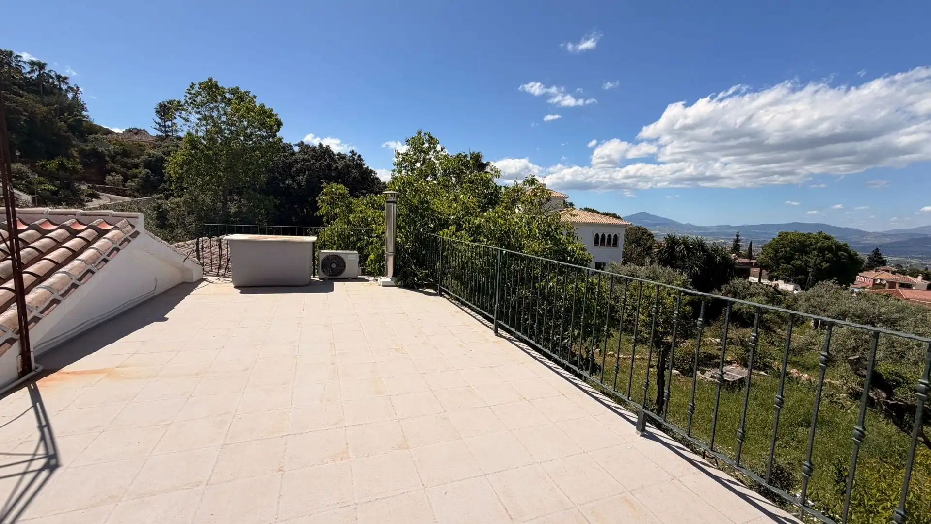 Terrassa de Casa o xalet en venda en Alhaurín El Grande amb Aire condicionat