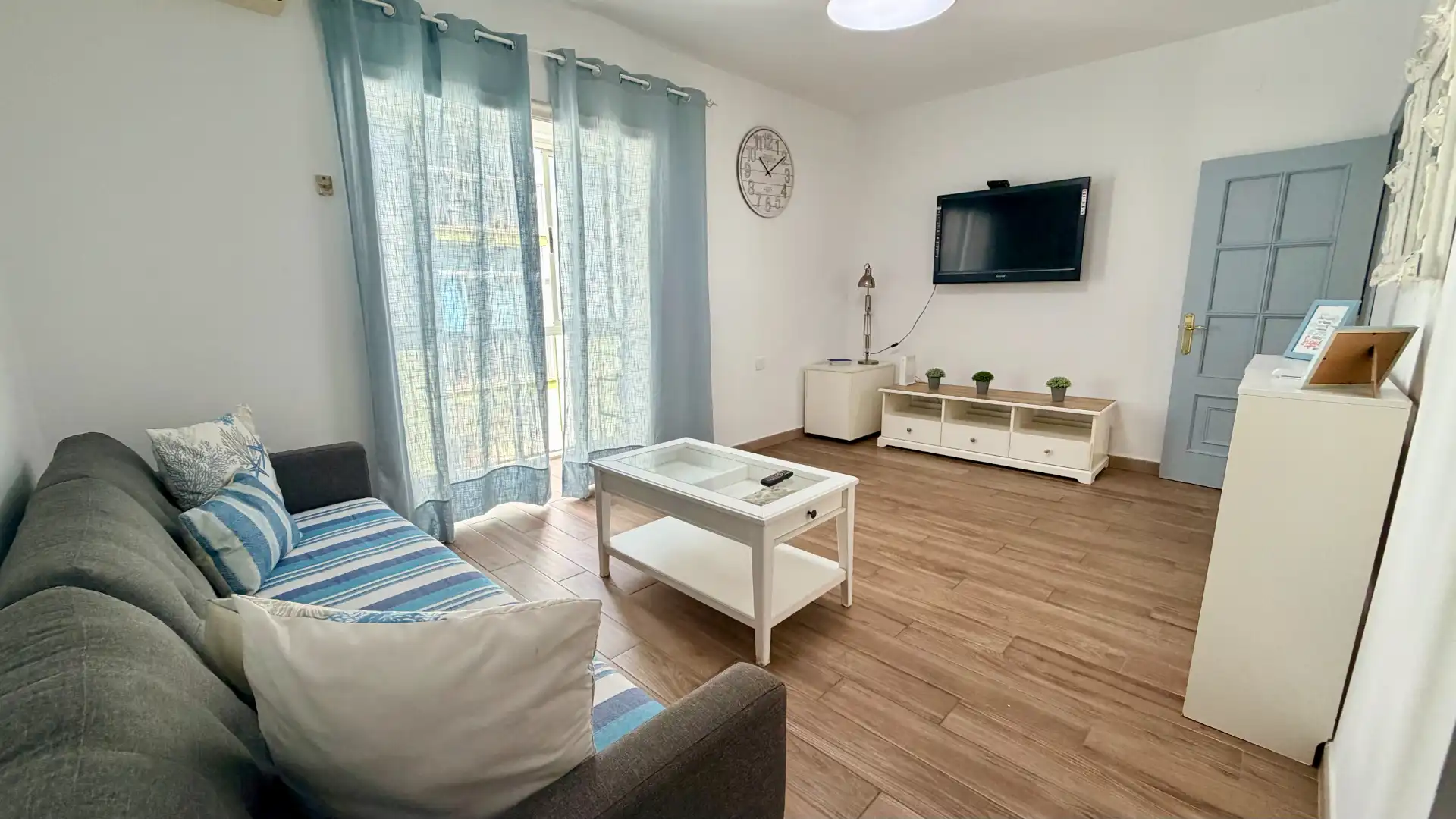 Sala d'estar de Pis de lloguer en Cádiz amb Moblat, Forn i Rentadora