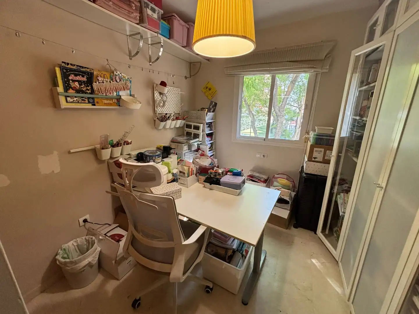Wohnung zum Verkauf in Bormujos mit Klimaanlage, Terrasse und Abstellraum