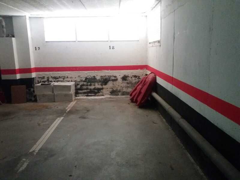 Parkplatz von Garage zum Verkauf in Mallabia