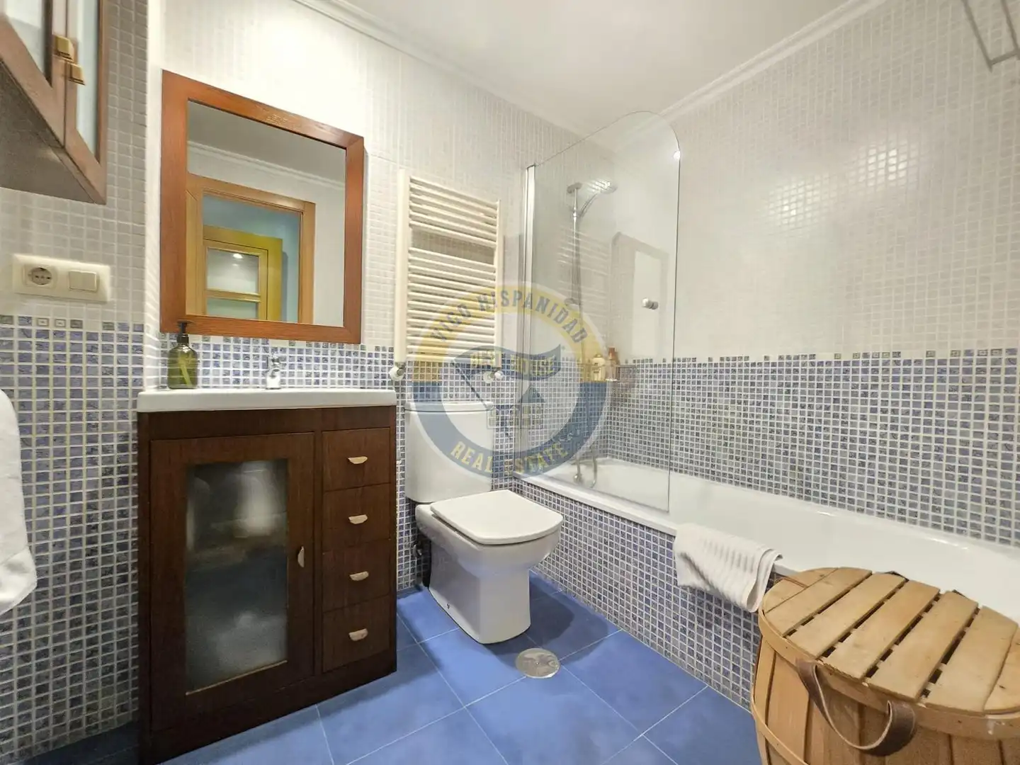 Badezimmer von Wohnung zur Miete in Vigo  mit Heizung, Parkett und Möbliert