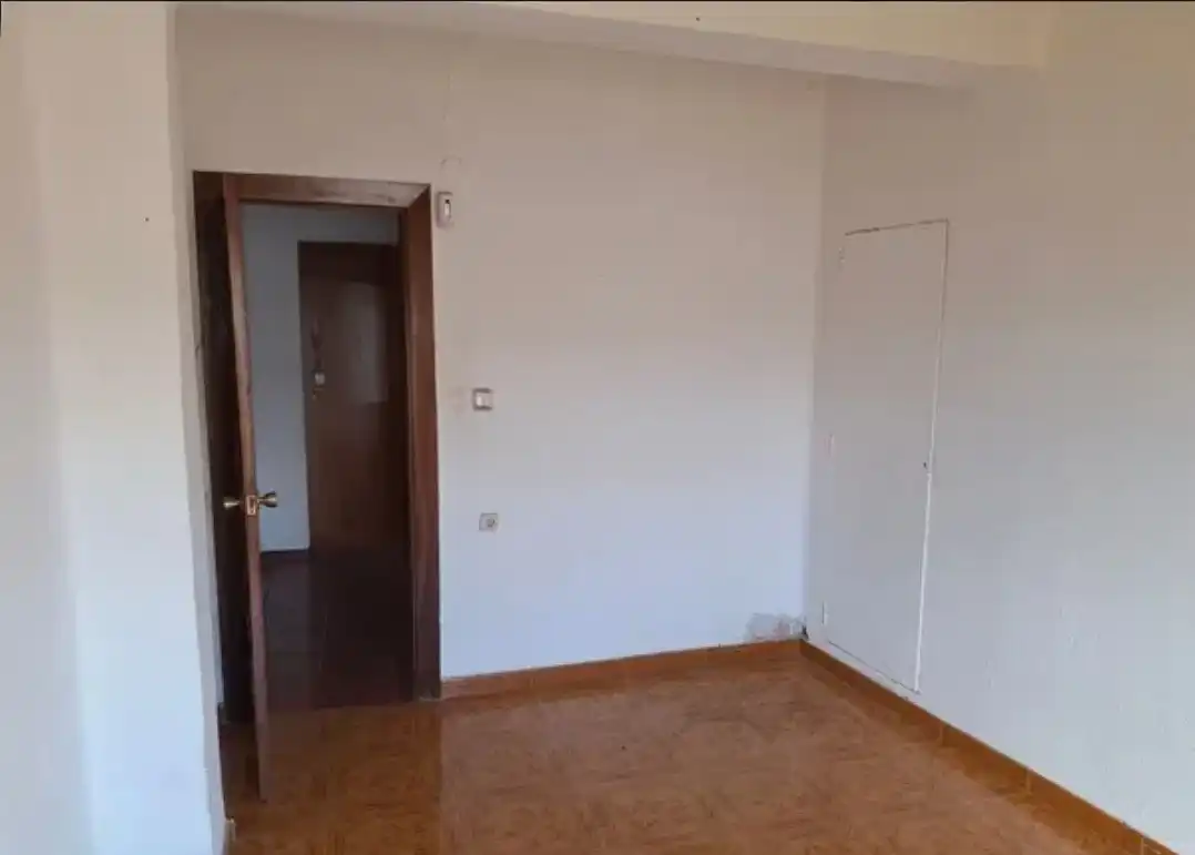 Habitación de Piso en venta en Valencia con Balcón
