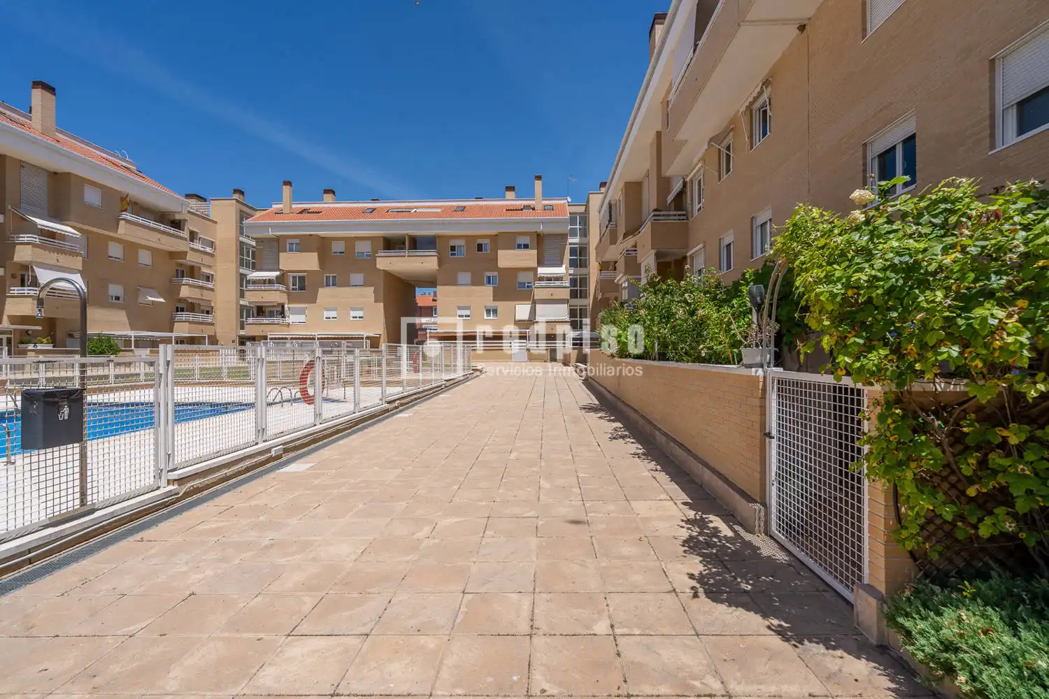 Außenansicht von Wohnung zum Verkauf in Arroyomolinos (Madrid) mit Klimaanlage, Heizung und Privatgarten