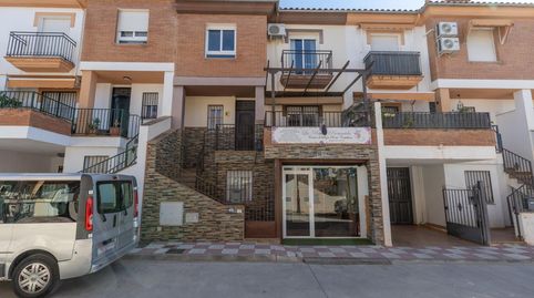 FANTÁSTICA ADOSADA EN ALFACAR CON BAJO COMERCIAL