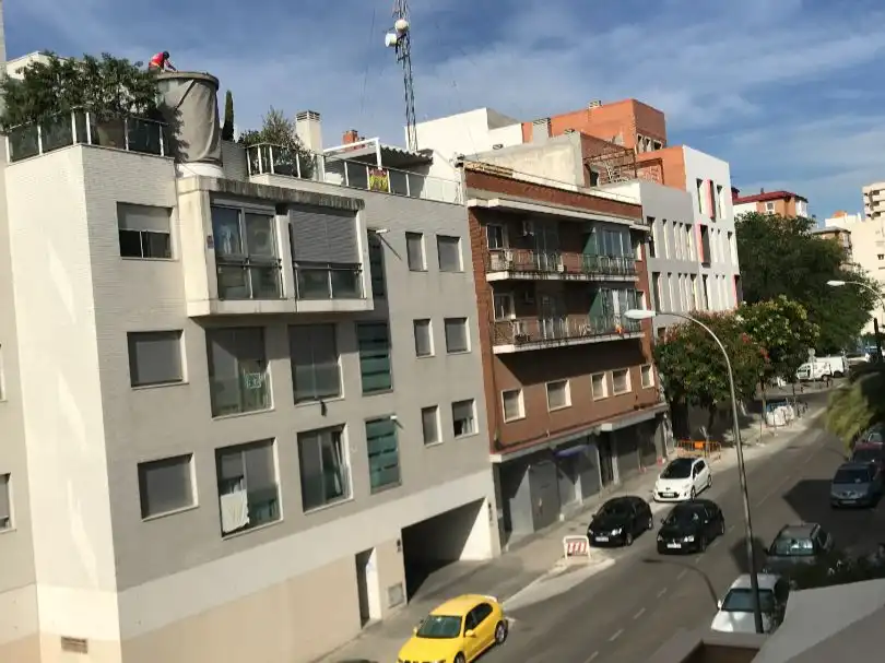 Außenansicht von Wohnung zur Miete in Madrid mit Klimaanlage, Heizung und Privatgarten