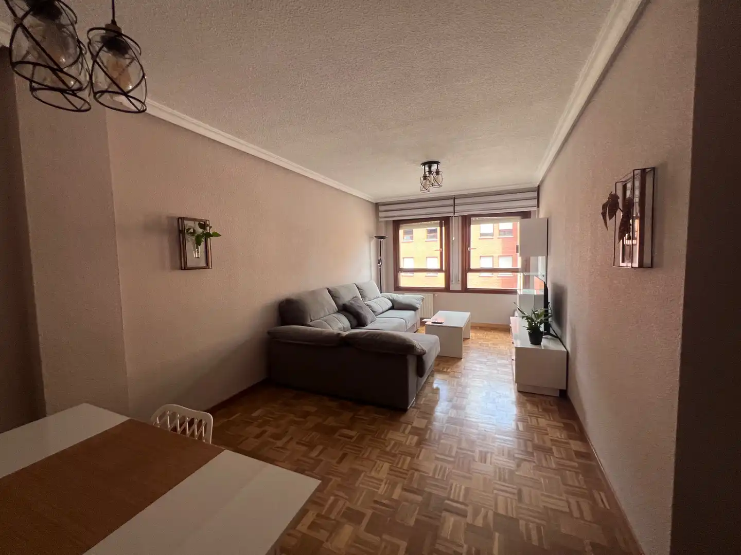 Sala de estar de Piso de alquiler en Siero con Calefacción, Jardín privado y Parquet