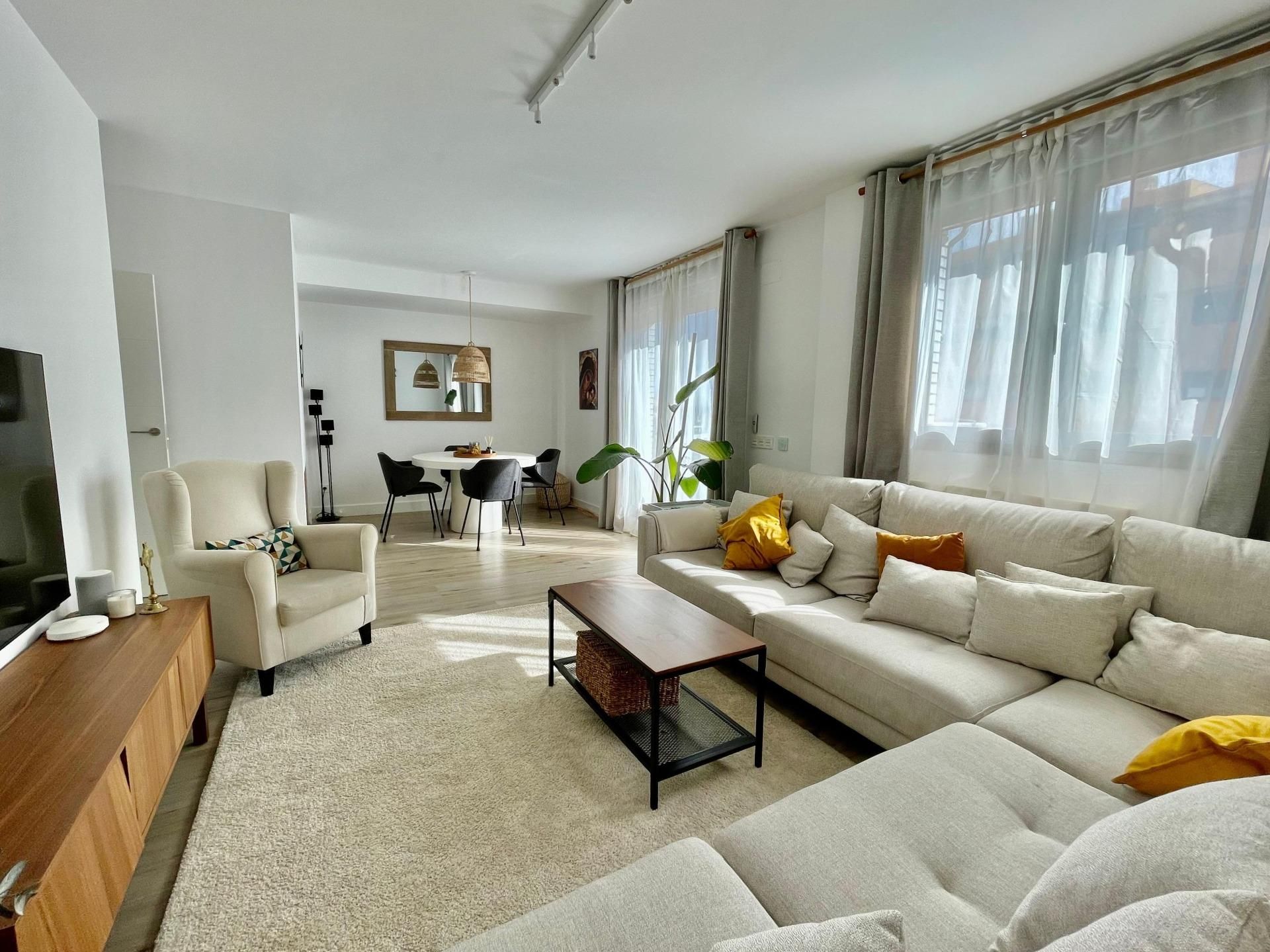 Living room of Attic for sale in  Madrid Capital  with Air Conditioner, Heating and Private garden