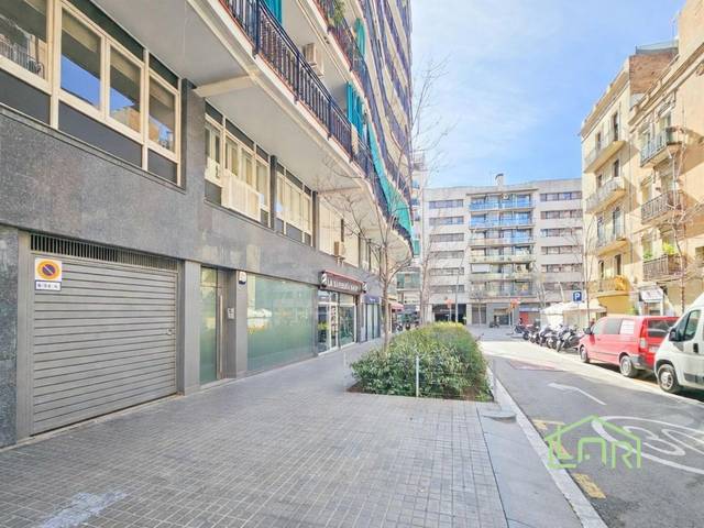 Local comercial en Venta en Carrer de Benavent, 2 en La Maternitat i Sant Ramon