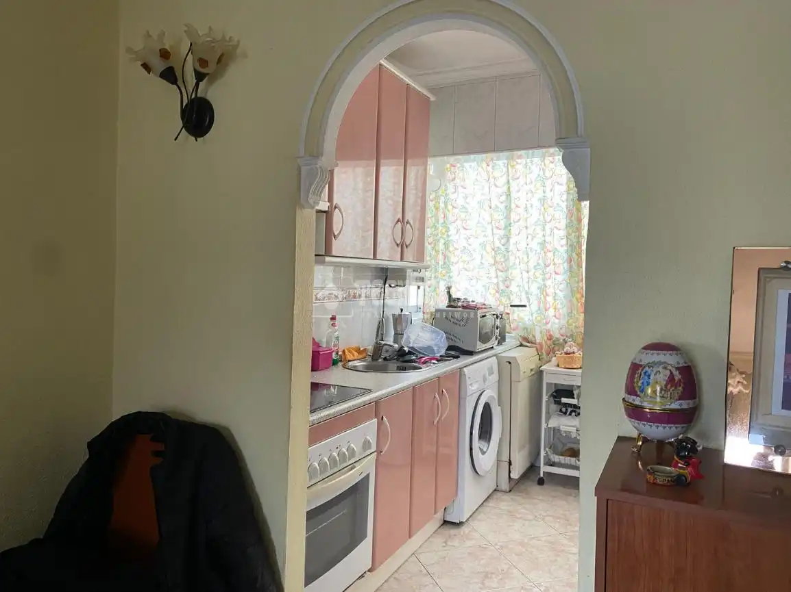 Kitchen of Flat for sale in Sevilla  with Air Conditioner and Balcony