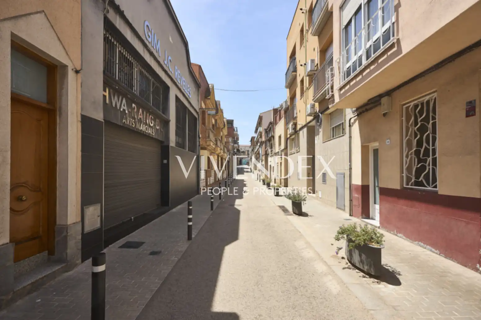 Exterior view of Houses for sale in Sant Vicenç Dels Horts  with Terrace