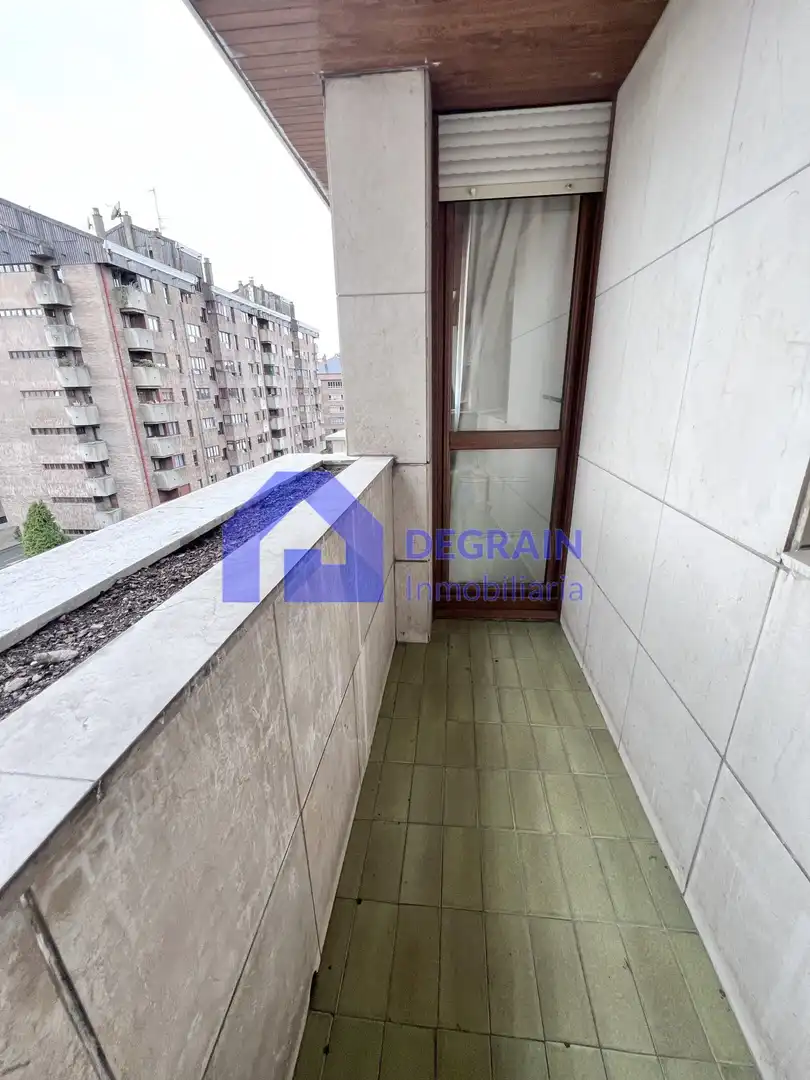 Terraza de Piso en venta en Oviedo  con Terraza y Trastero