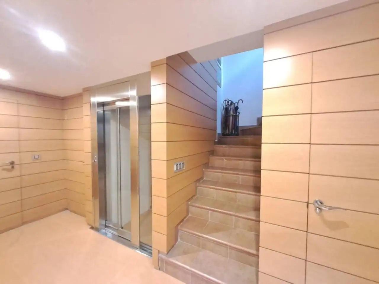 Casa adosada en venda en Burgos amb Calefacció, Jardí privat i Parquet