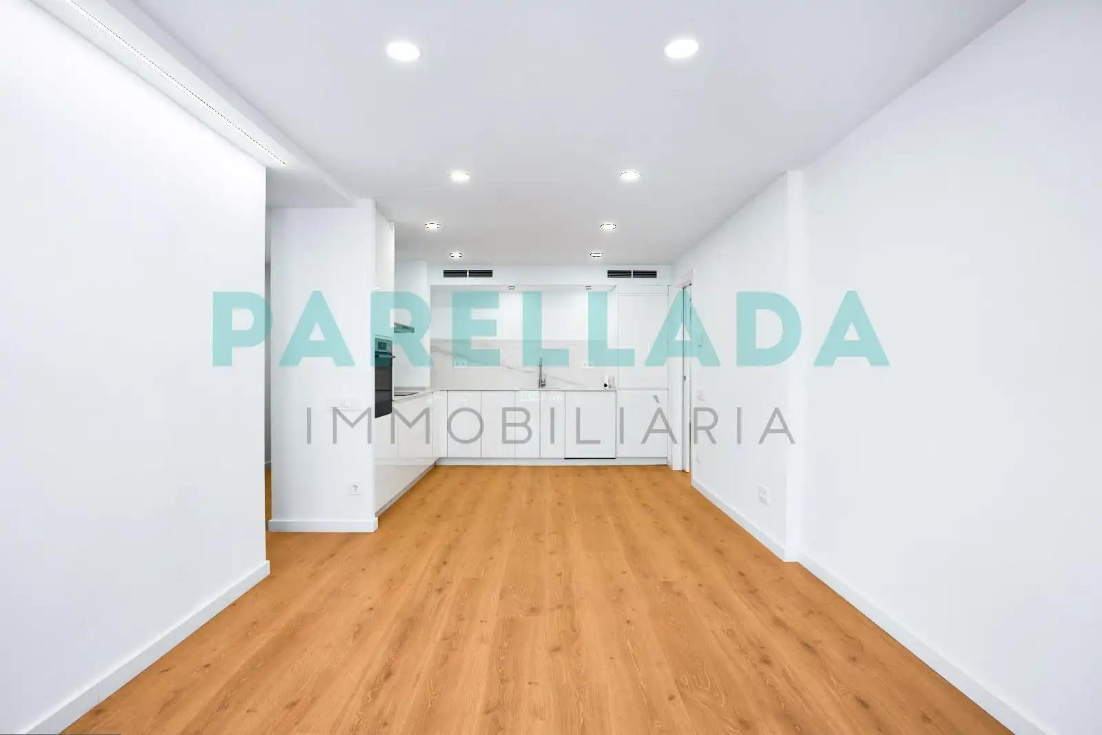 Flat for sale in Badalona  with Air Conditioner, Heating and Parquet flooring