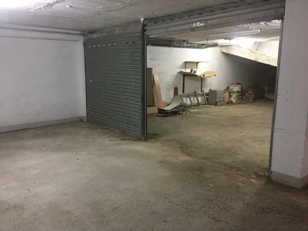 Business premises for sale in Carrer de la Torre de Taialà 40, imagen 30