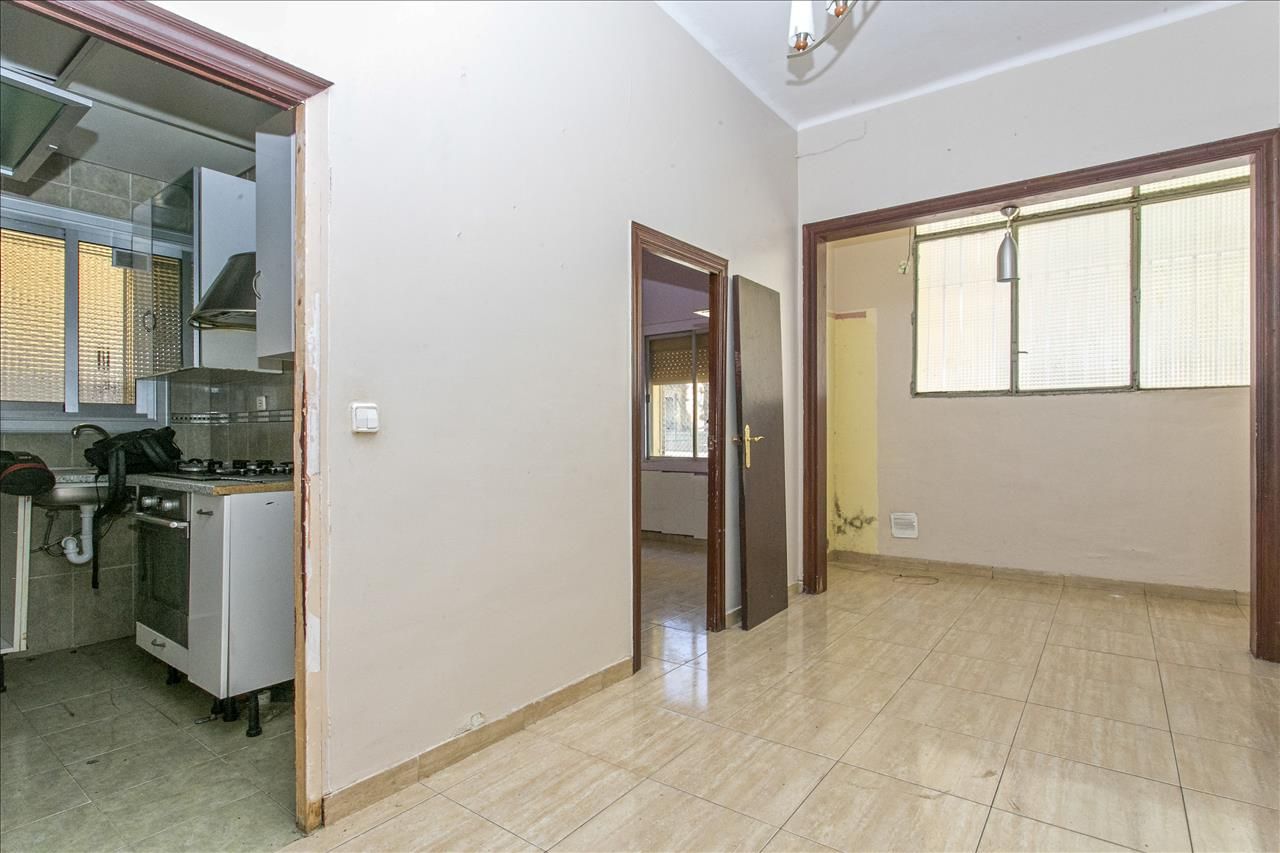 Planta baja for sale in Cornellà de Llobregat