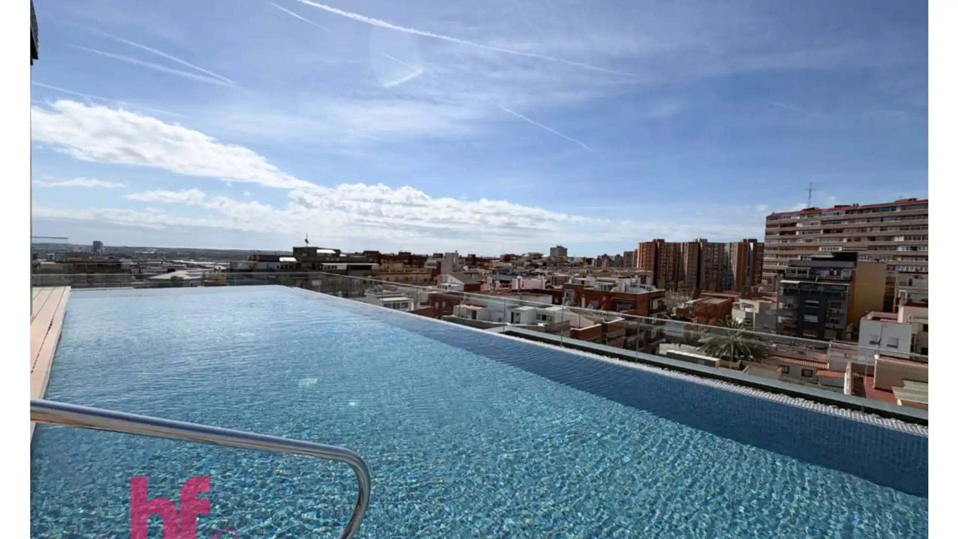 Swimming pool of Flat for sale in L'Hospitalet de Llobregat  with Air Conditioner, Heating and Terrace