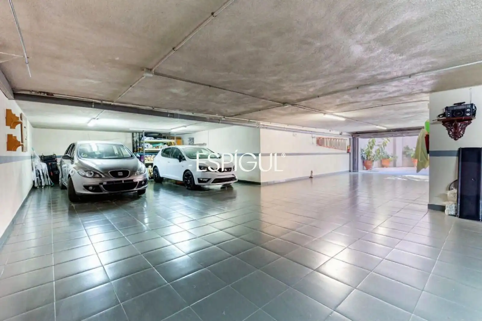Parking de Casa o chalet de alquiler en Sant Cugat del Vallès con Aire acondicionado, Calefacción y Jardín privado
