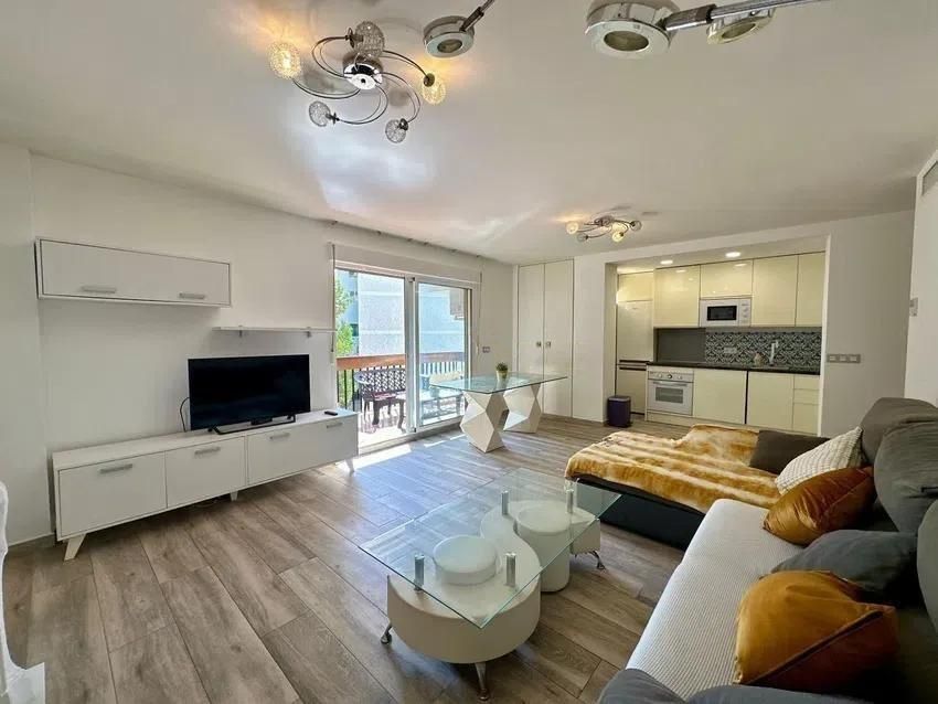 Living room of Flat for sale in Torremolinos  with Air Conditioner, Heating and Terrace