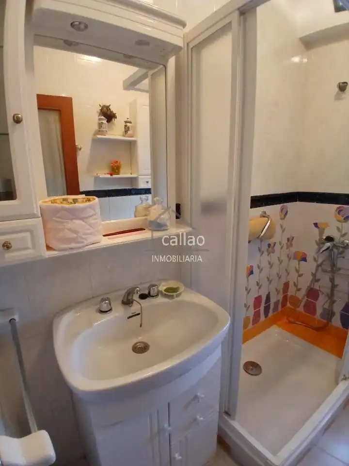 Dormitori de Casa o xalet en venda en Ferrol amb Calefacció, Jardí privat i Traster