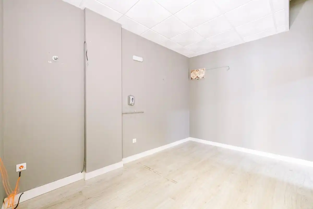 Local en venta en Estepona con Calefacción