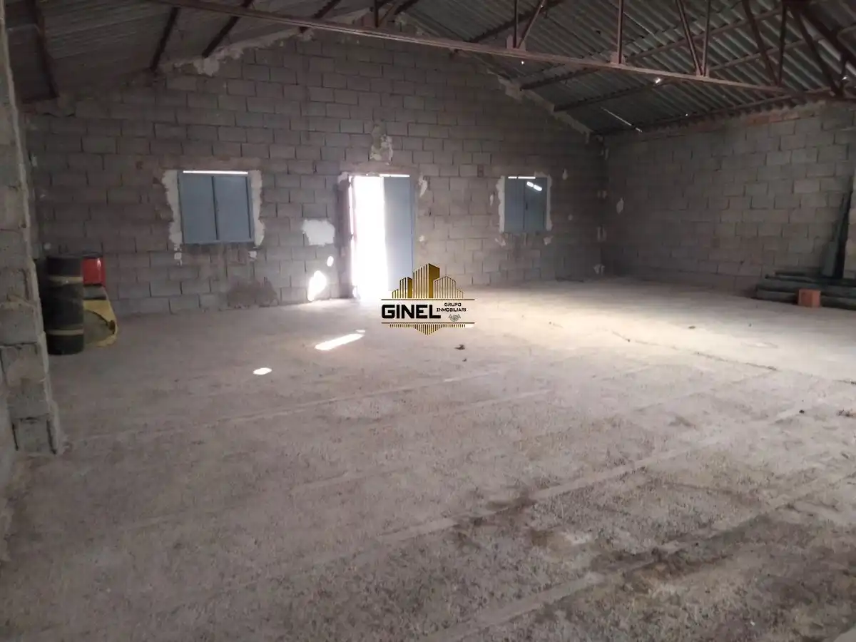 Nau industrial en venda en Jaén