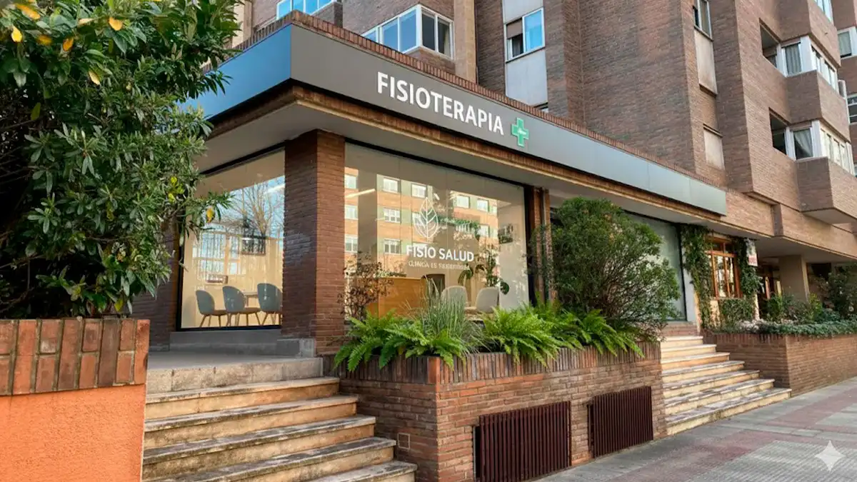 Vista exterior de Local en venda en  Logroño