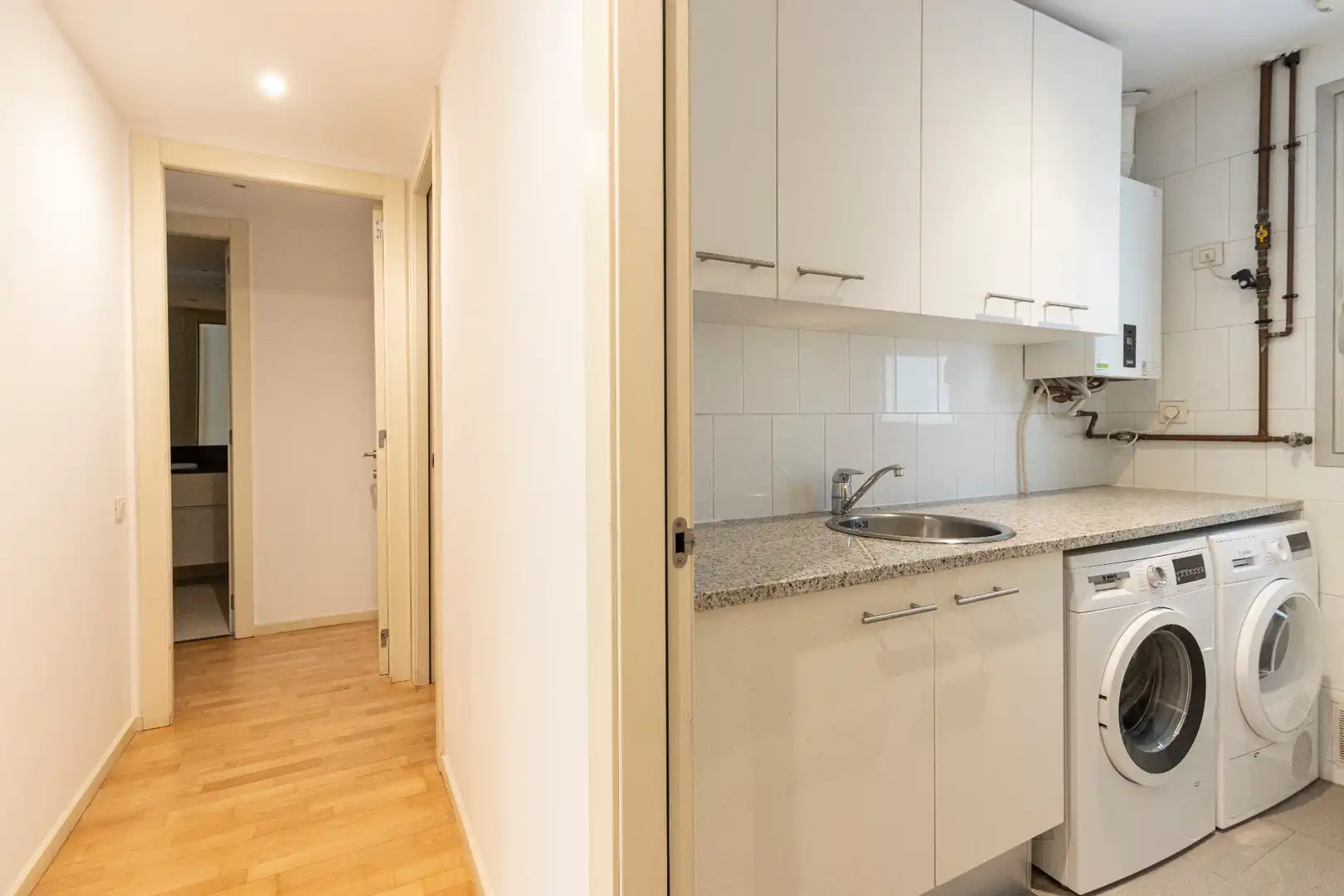 Küche von Wohnung zum Verkauf in Barcelona mit Klimaanlage, Heizung und Parkett