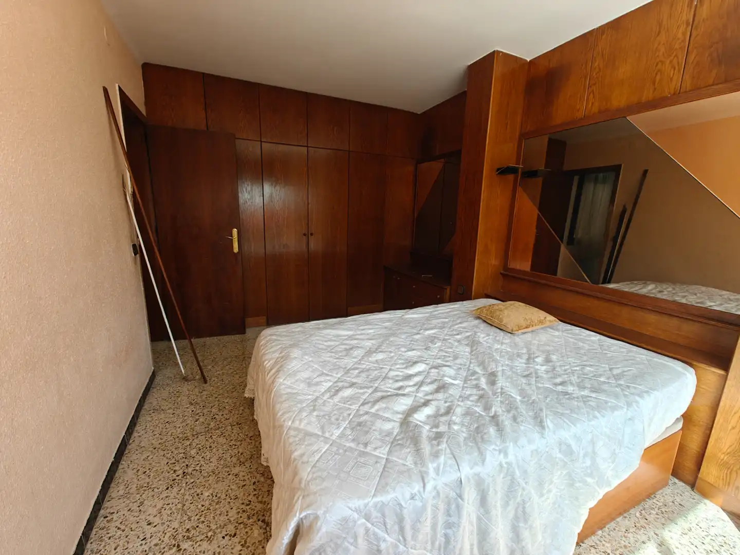 Dormitori de Àtic en venda en Sant Boi de Llobregat amb Terrassa i Alarma