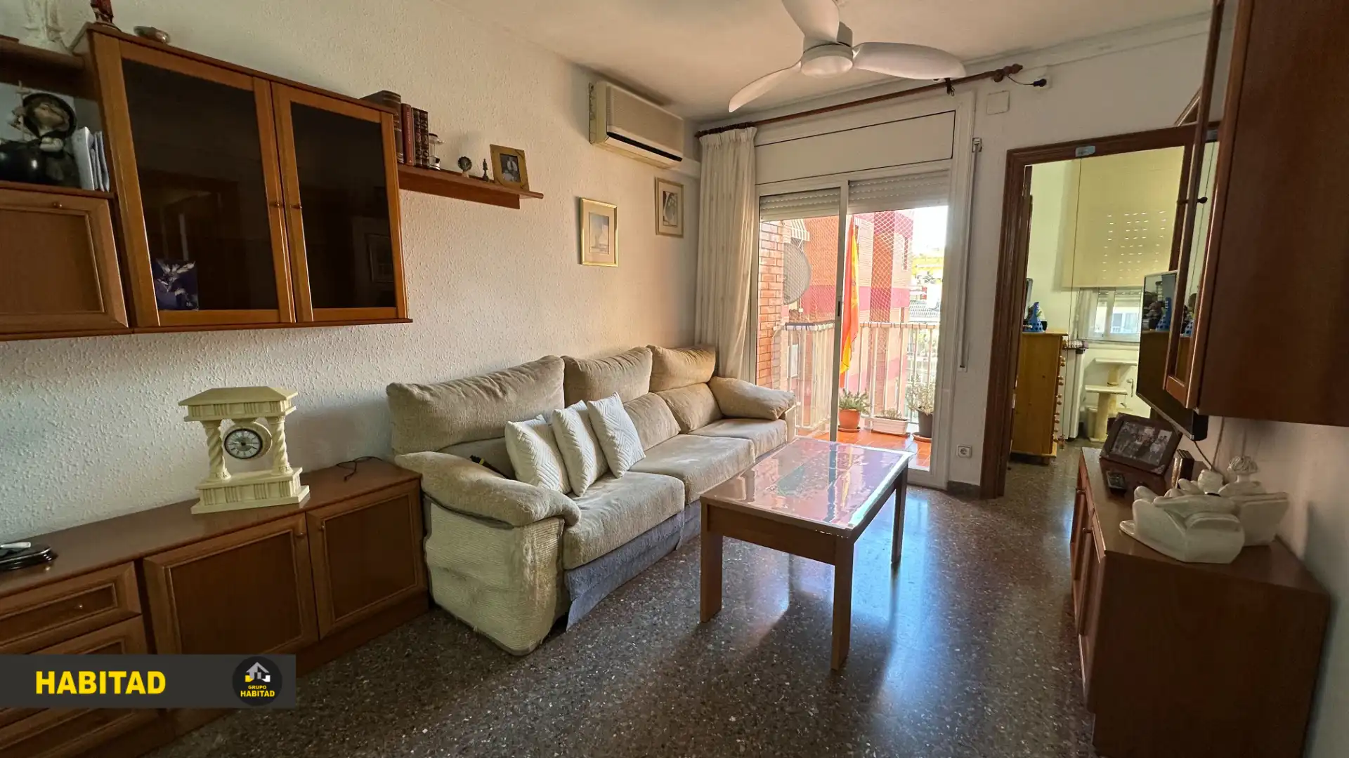 Sala de estar de Piso en venta en Sant Boi de Llobregat con Balcón