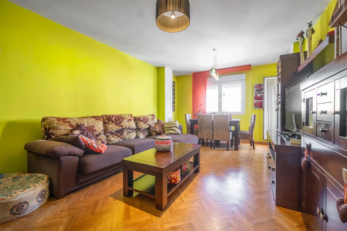 Sala de estar de Piso en venta en Ávila con Calefacción, Parquet y Terraza