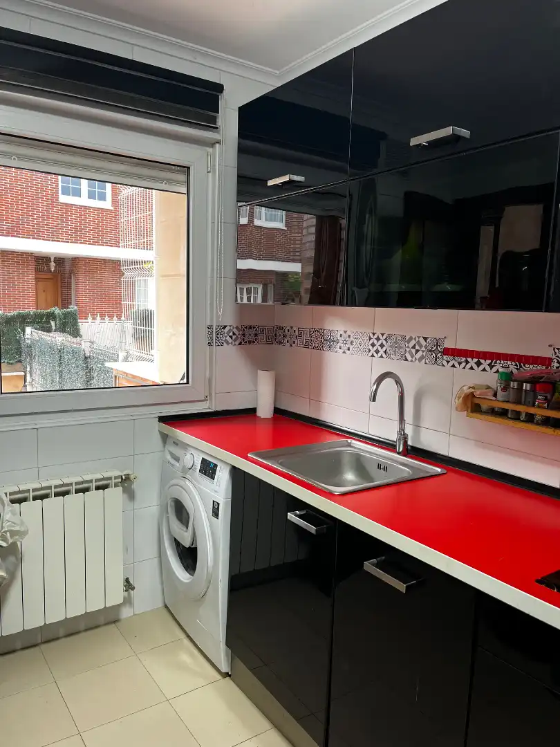 Cocina de Casa adosada en venta en Torrelavega  con Calefacción, Terraza y Trastero