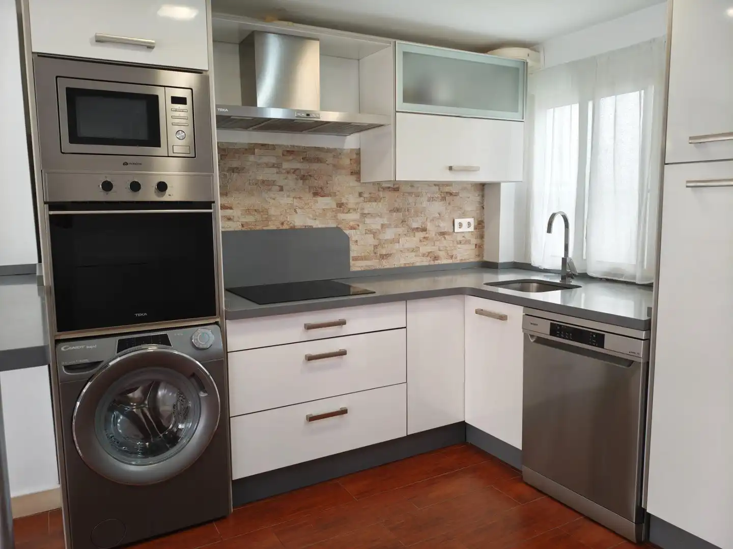 Cocina de Apartamento de alquiler en Sevilla con Aire acondicionado, Calefacción y Amueblado