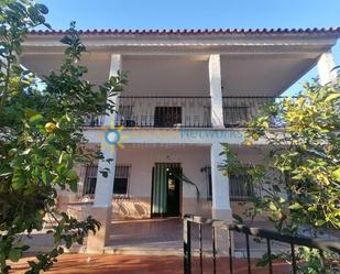 Vista exterior de Casa o xalet de lloguer en Oliva amb Calefacció i Terrassa