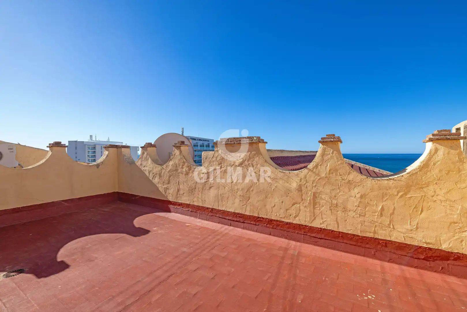 Außenansicht von Wohnung zum Verkauf in Benalmádena mit Heizung, Privatgarten und Abstellraum