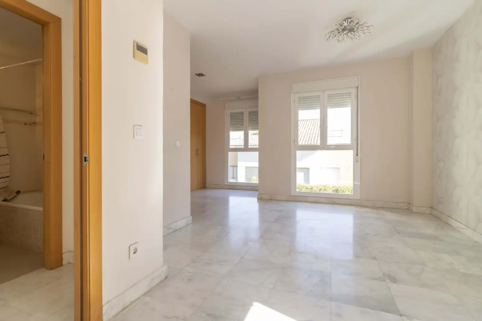 Casa adosada en venta en Espartinas con Aire acondicionado, Terraza y Piscina