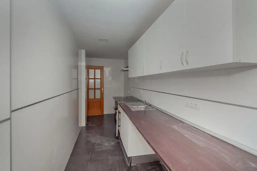Cocina de Piso en venta en Avenida de la Paz  