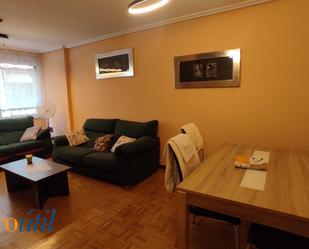 Living room of Flat to rent in Salamanca Capital  with Balcony